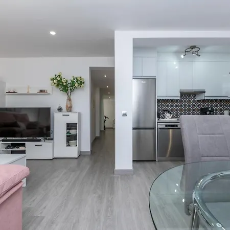 Apartment New Modern 3br With Terrace In Centre