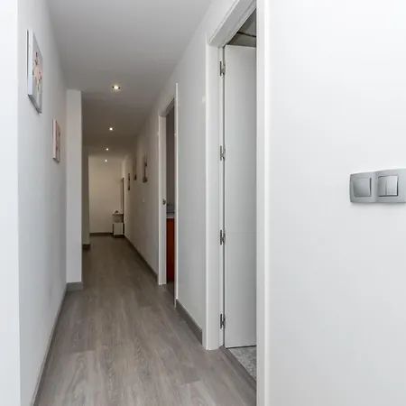 New Modern 3br With Terrace In Centre