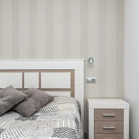 New Modern 3br With Terrace In Centre *